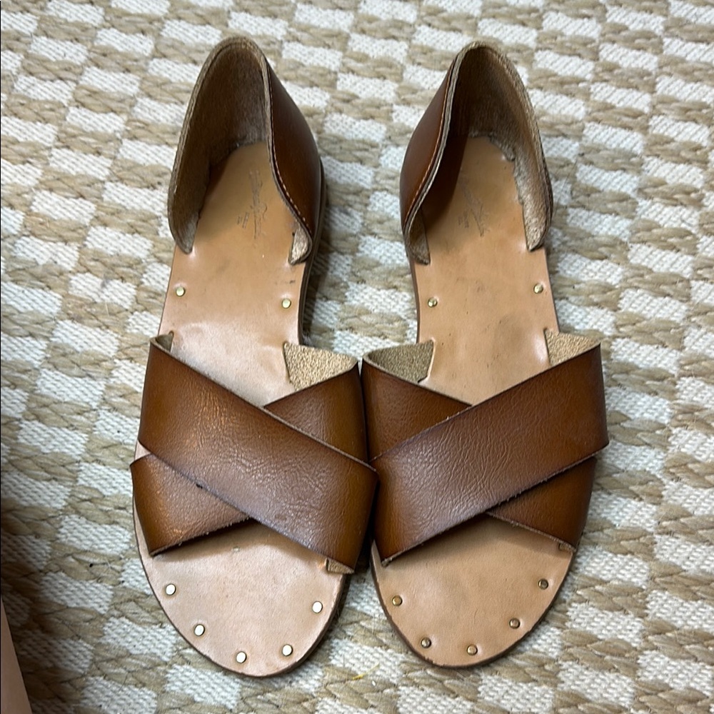 Universal Thread | Brown Leather Women's Sandals 8 - image 1
